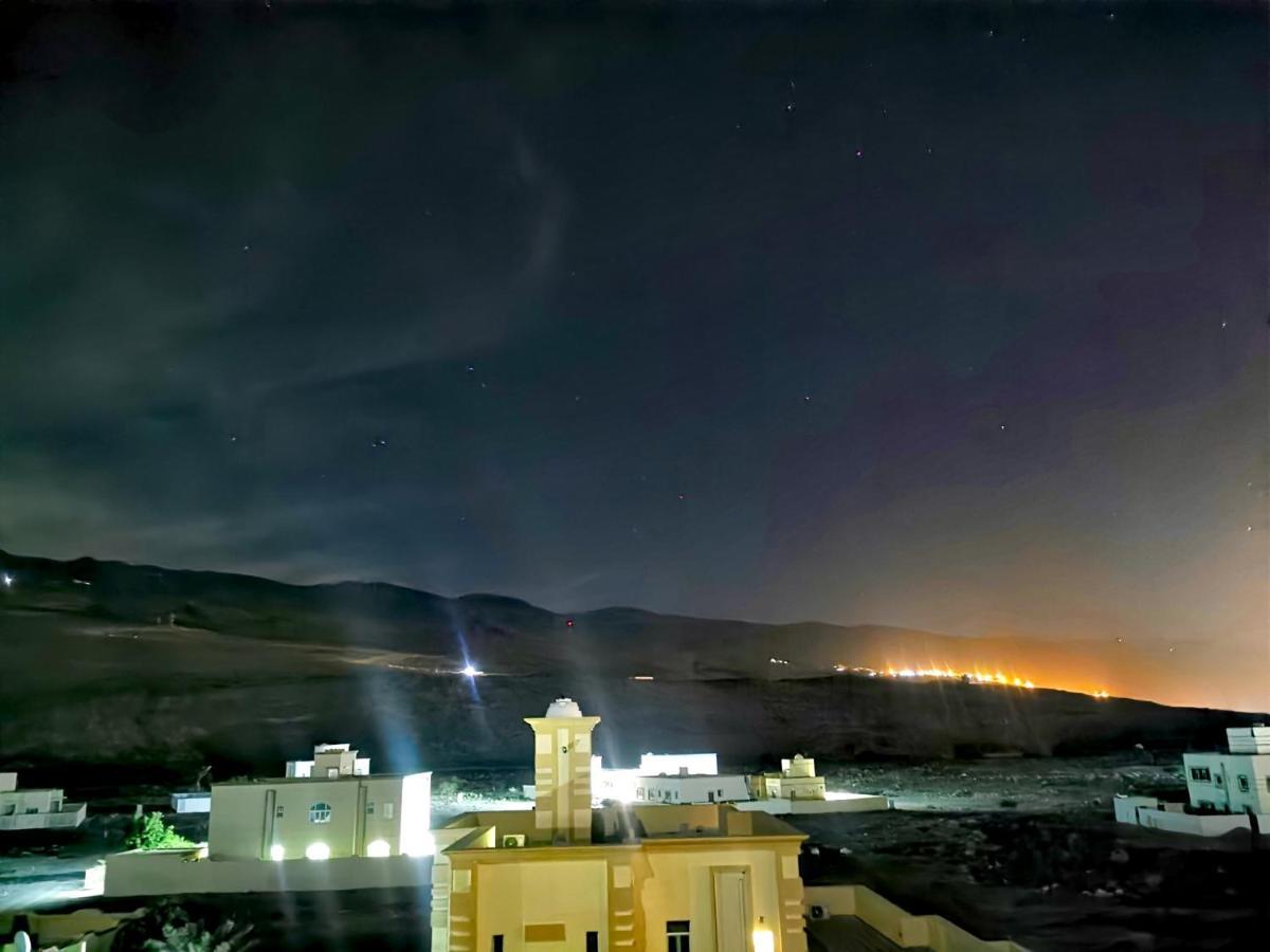 228Hostel Al Ḩamrāʼ Bagian luar foto
