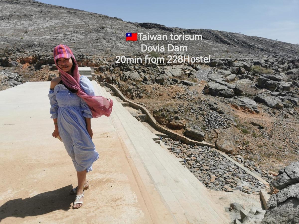 228Hostel Al Ḩamrāʼ Bagian luar foto