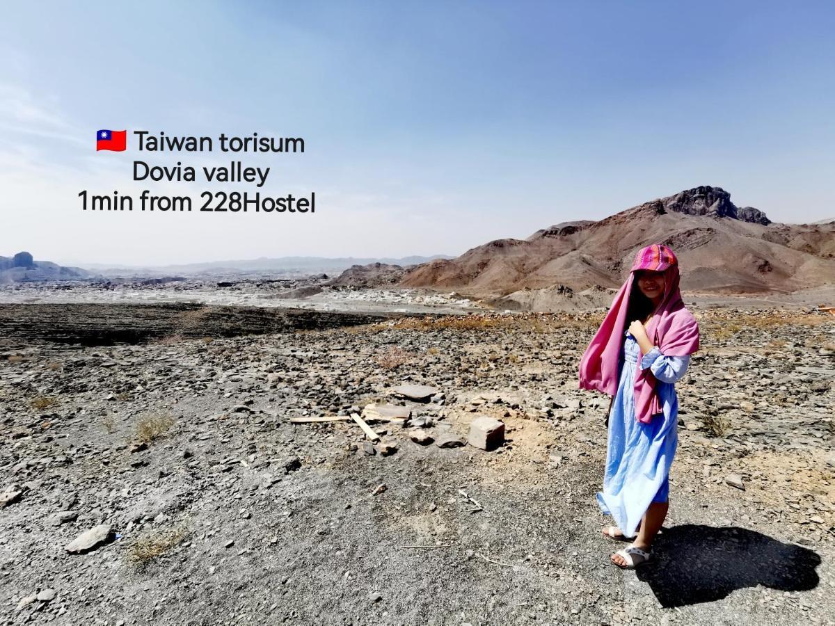 228Hostel Al Ḩamrāʼ Bagian luar foto