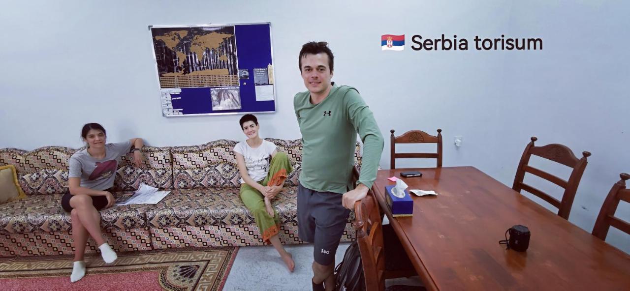 228Hostel Al Ḩamrāʼ Bagian luar foto