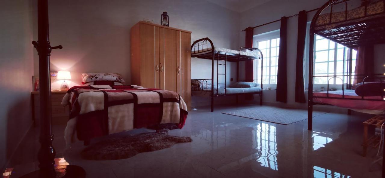 228Hostel Al Ḩamrāʼ Bagian luar foto